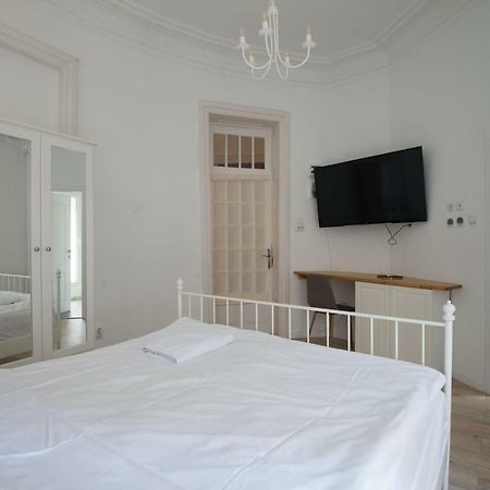 George Enescu Suites Бухарест Екстер'єр фото